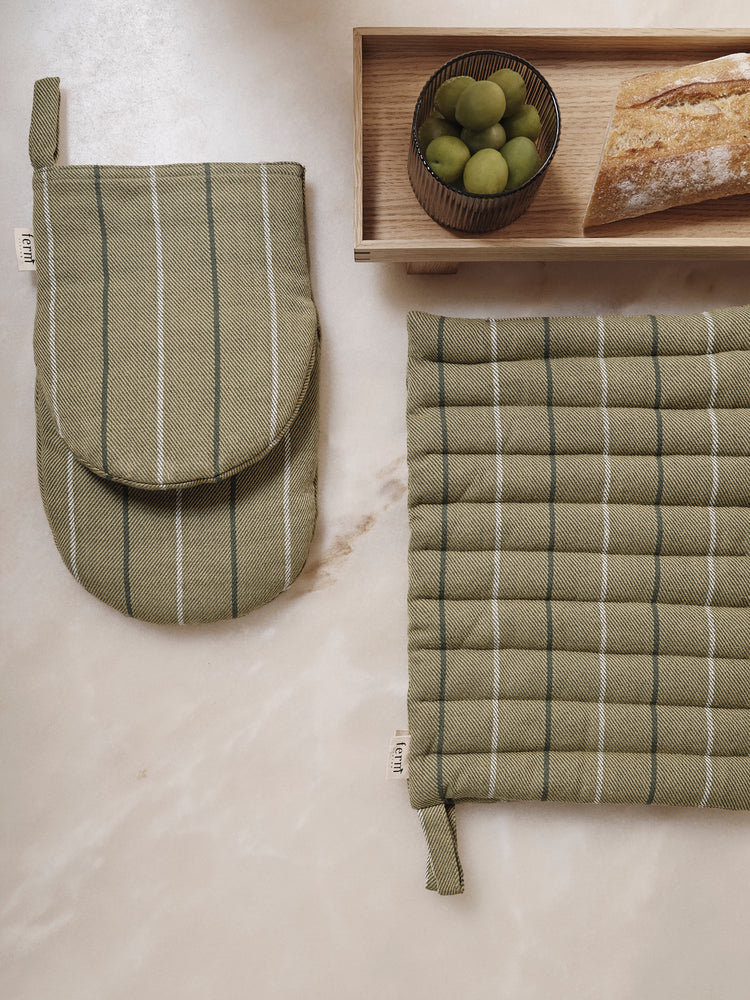 TOPFLAPPEN - Ito Pot Holder green - Set of 2 von Ferm Living